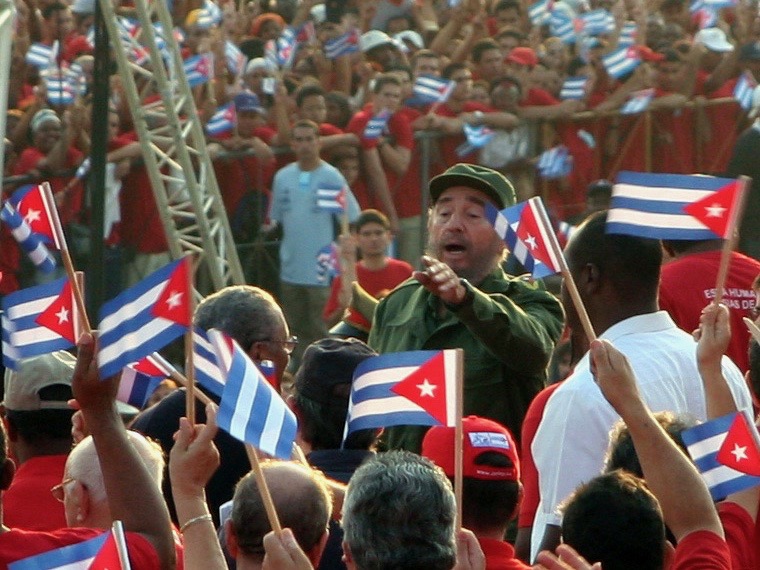 Cuba Castro regime rally, photo by Vandrad at German language Wikipedia.