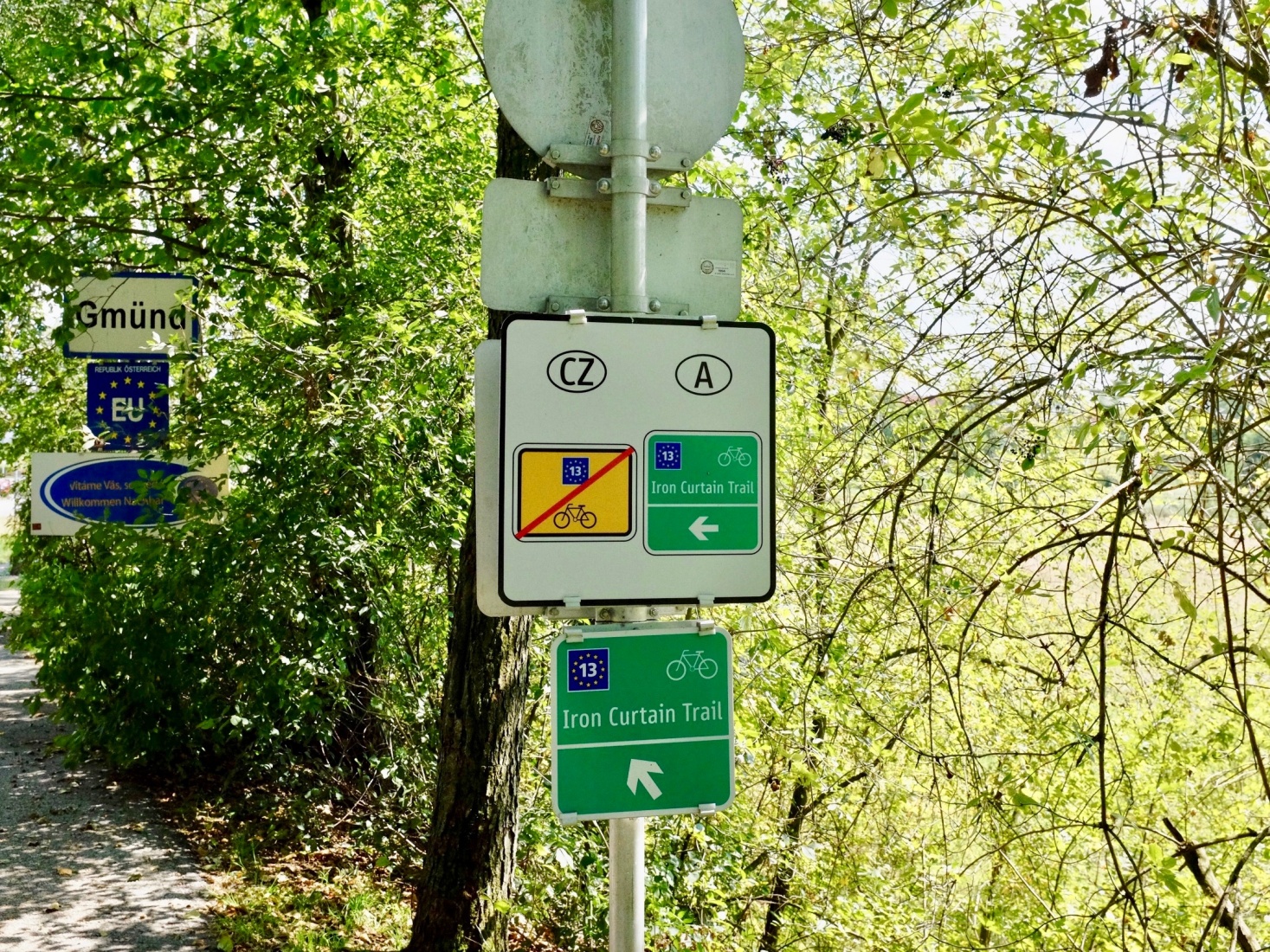 A sign denoting the biking and hiking 